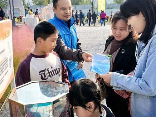 �U�普大篷车赶大集 市民乐��n�U�日�U�普